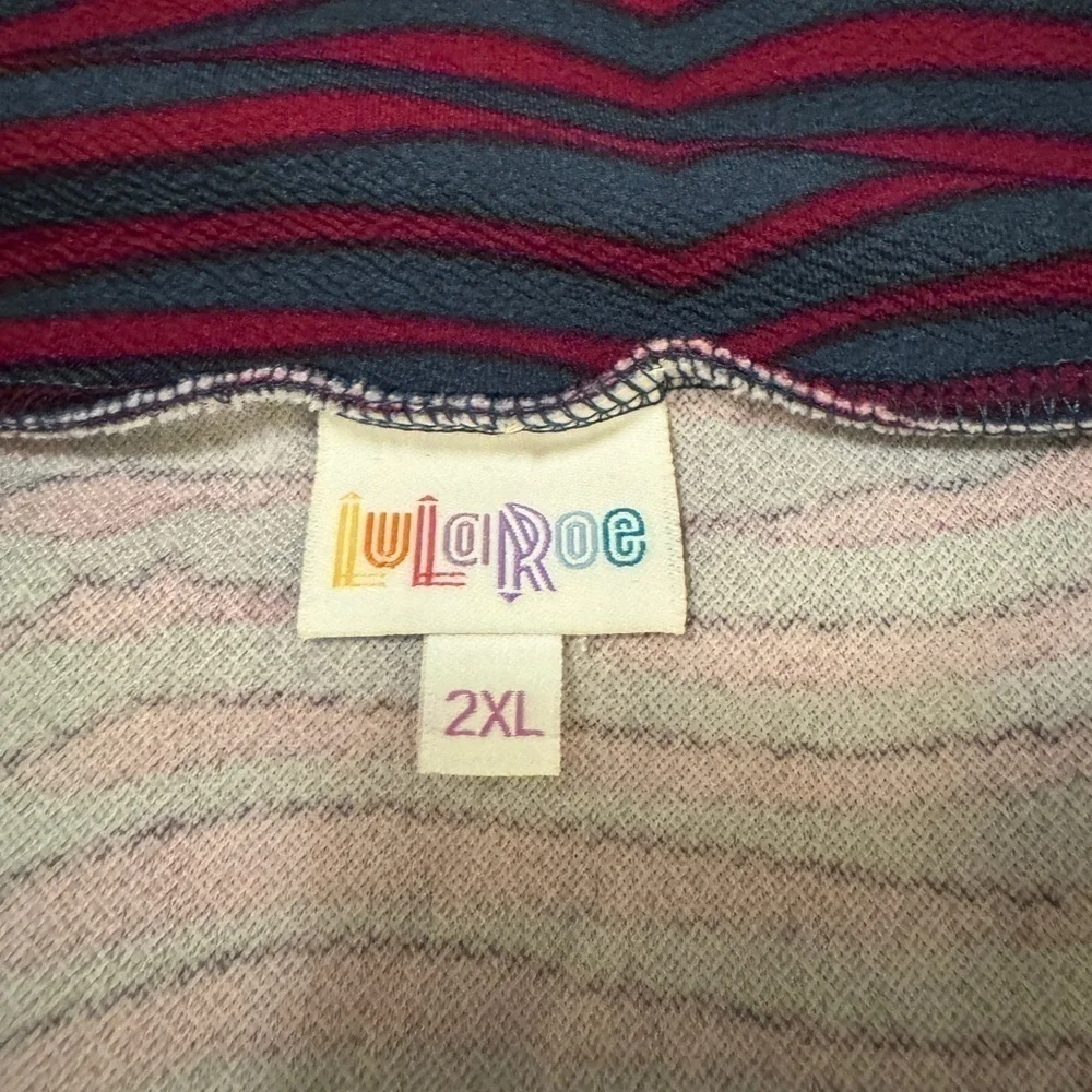 NWT LuLaRoe Cassie Pencil Skirt 2XL beautiful stretch blue and pink wave pattern